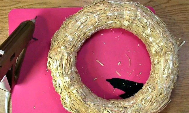 Create your own Cork Wreath - What you Need f